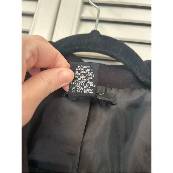 Sandro Sportswear Classic Black Fitted Three Button Knit Blazer - Size Medium - Picture 3 of 6